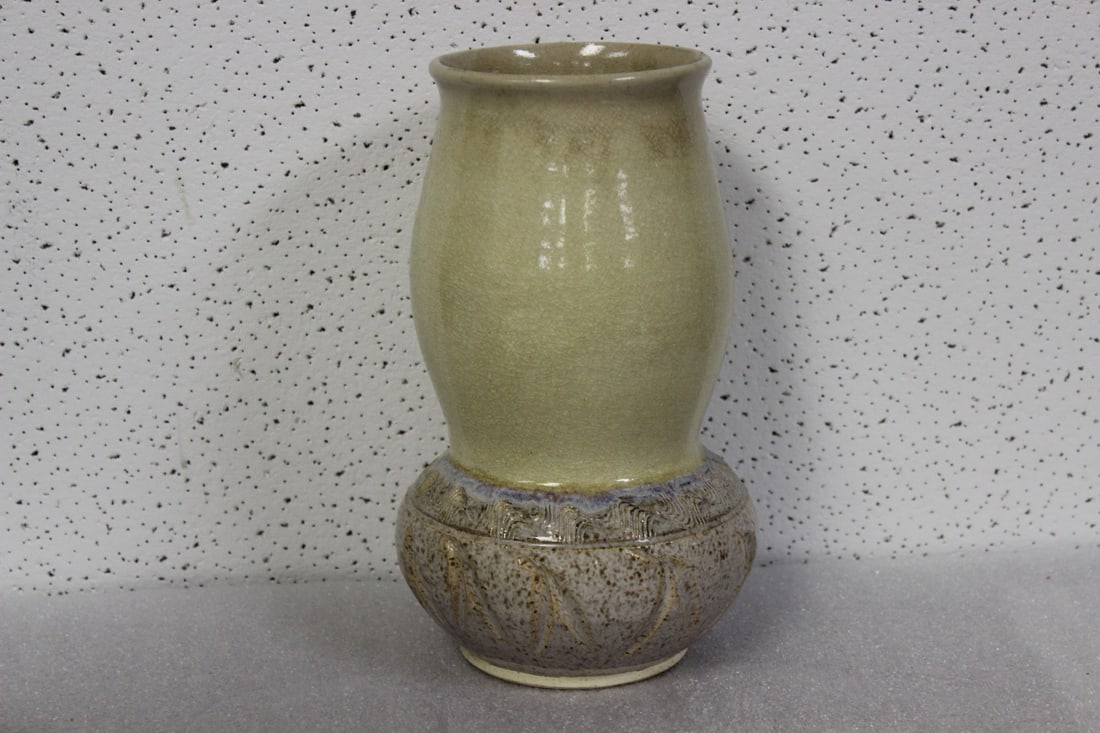 An Art Pottery Vase - 3