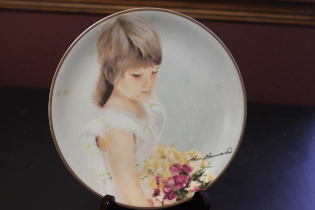 Collector's Plate by Leon Barnard: Boxed - 8 inches in diameter