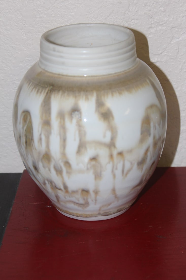 Signed Art Pottery Vase: signed: Lamson 86 - 6" tall