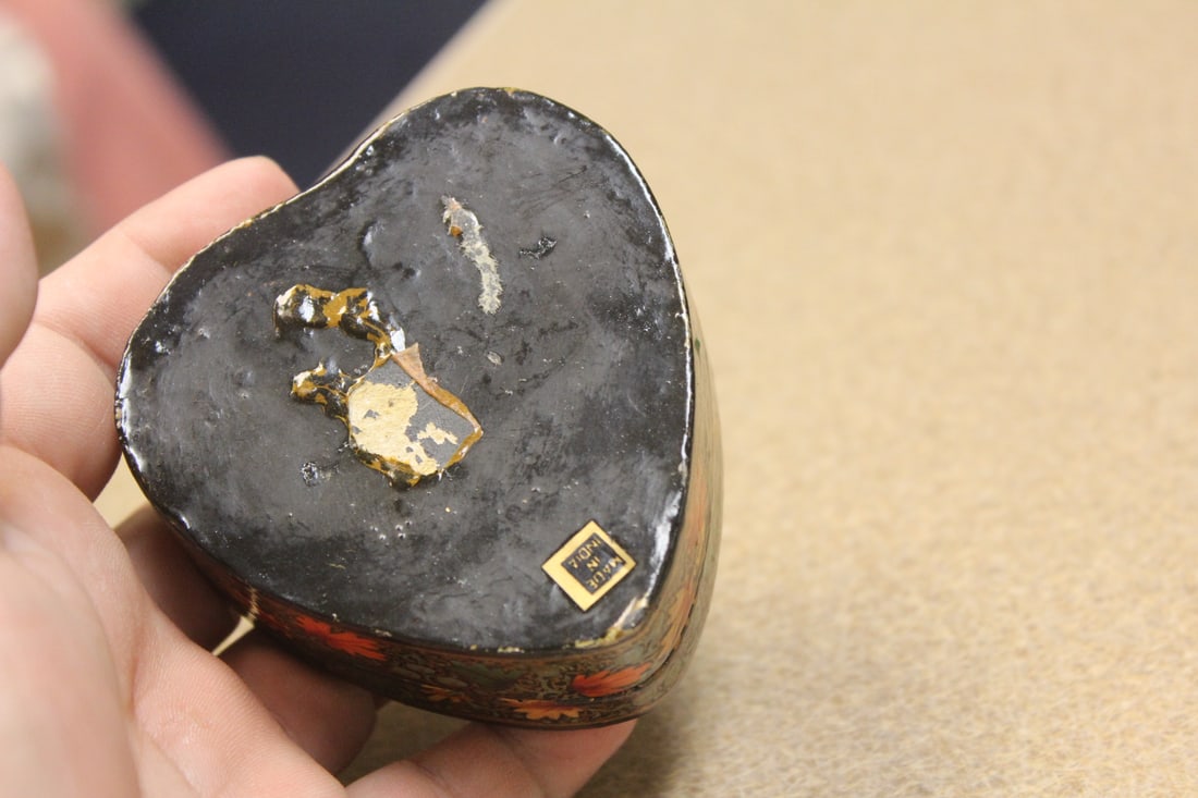 Vintage Heart Shape Lacquer Box - 5