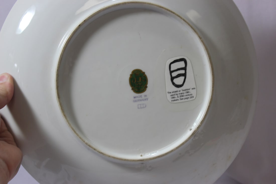 A Large Beehive Mark Plate - 8