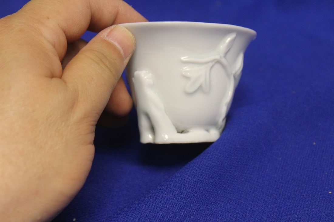 An Antique Blanc de Chine Libation Cup - 5