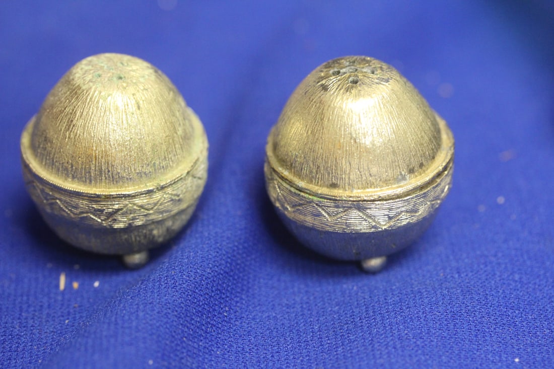 Pair of Metal Salt and Pepper Shakers - 4