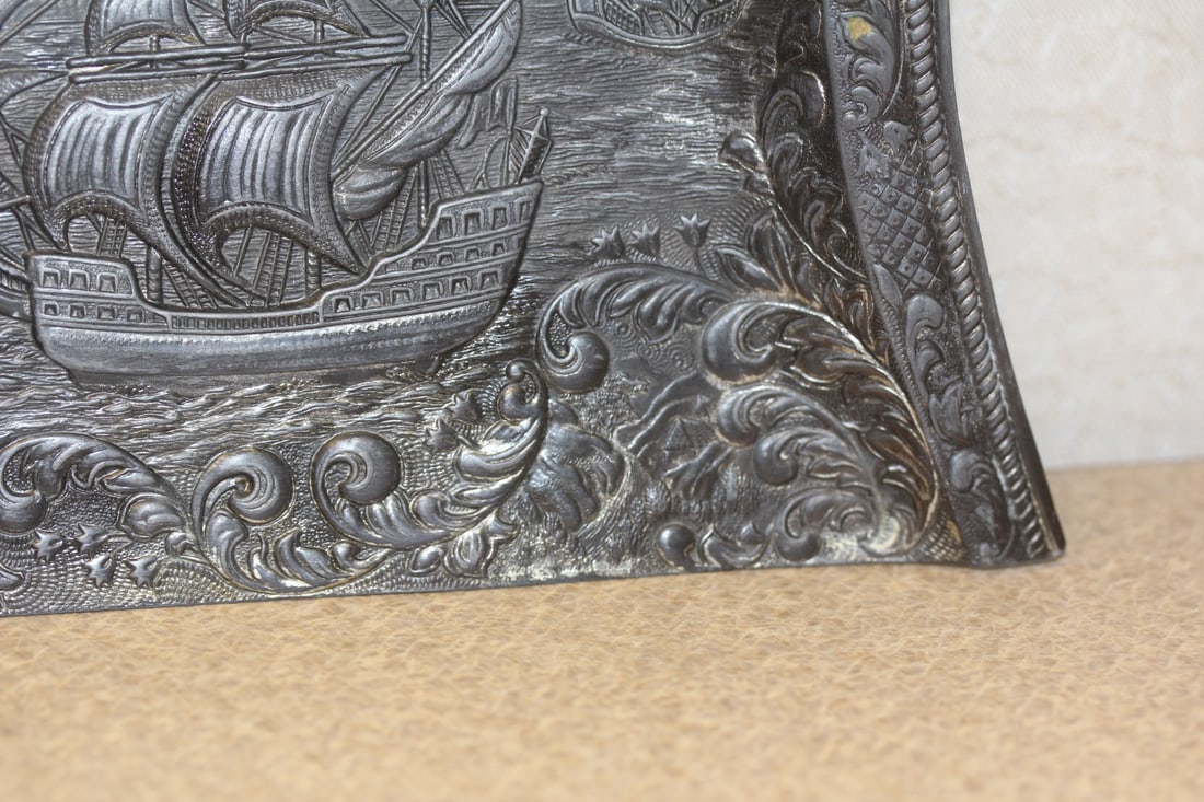 Well carved crumb catcher - 4