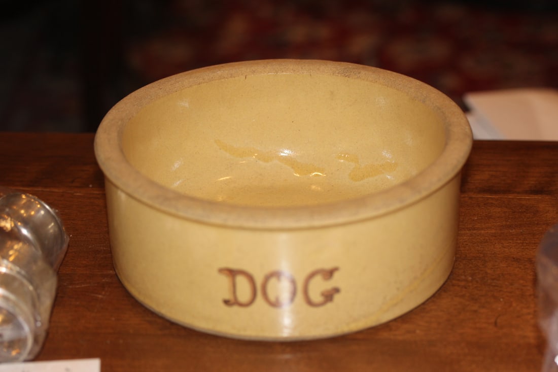 Roseville Dog Pottery Bowl: 8" in diameter