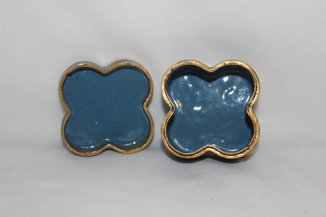 A Chinese Cloisonne Trinket Box - 3