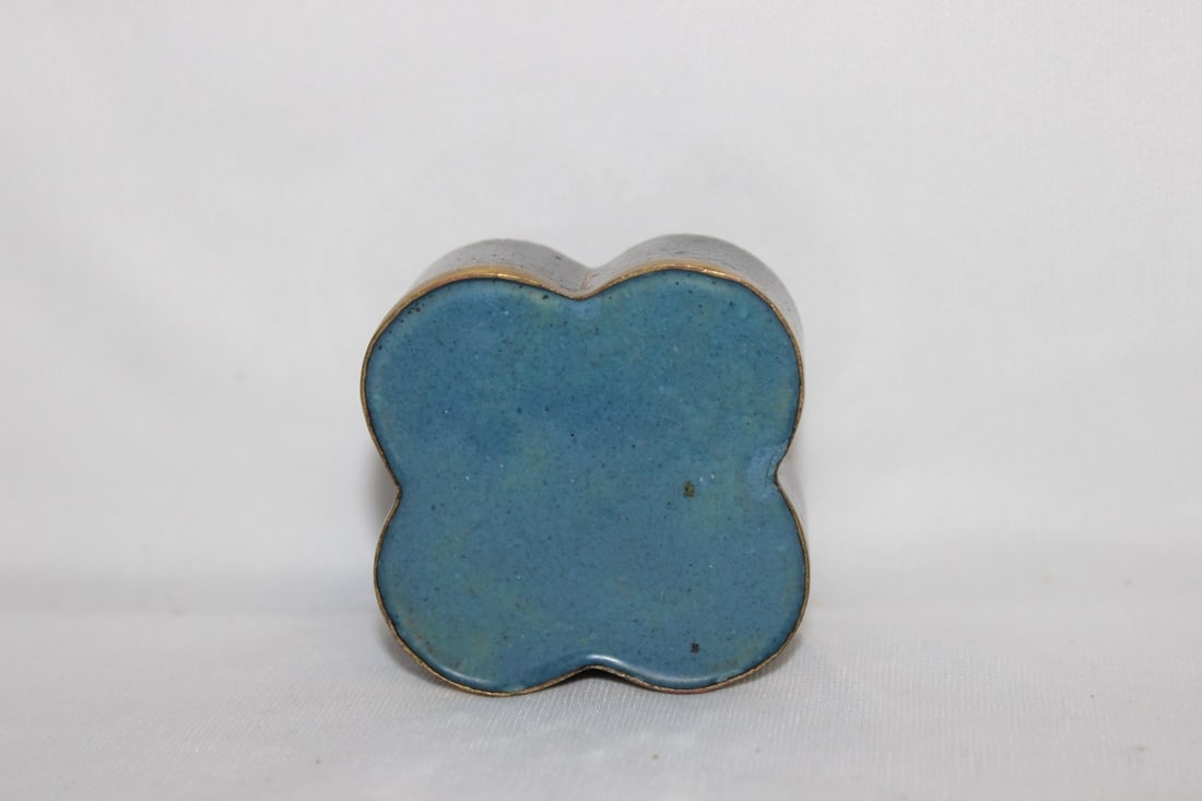 A Chinese Cloisonne Trinket Box - 4