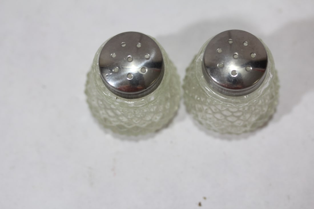 A Pair of Salt and Pepper Shakers - 3