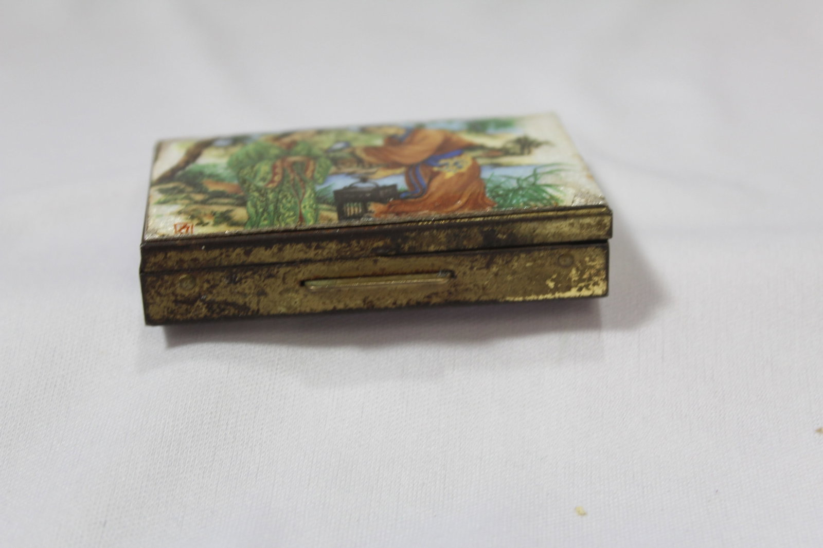 A Chinese Enamel Box - 3