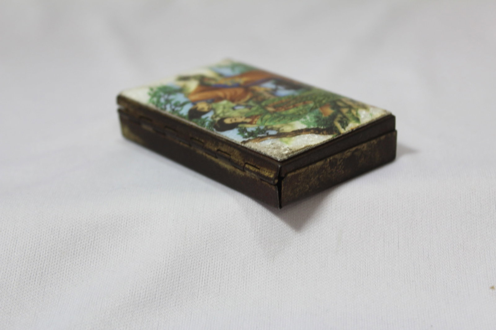 A Chinese Enamel Box - 5