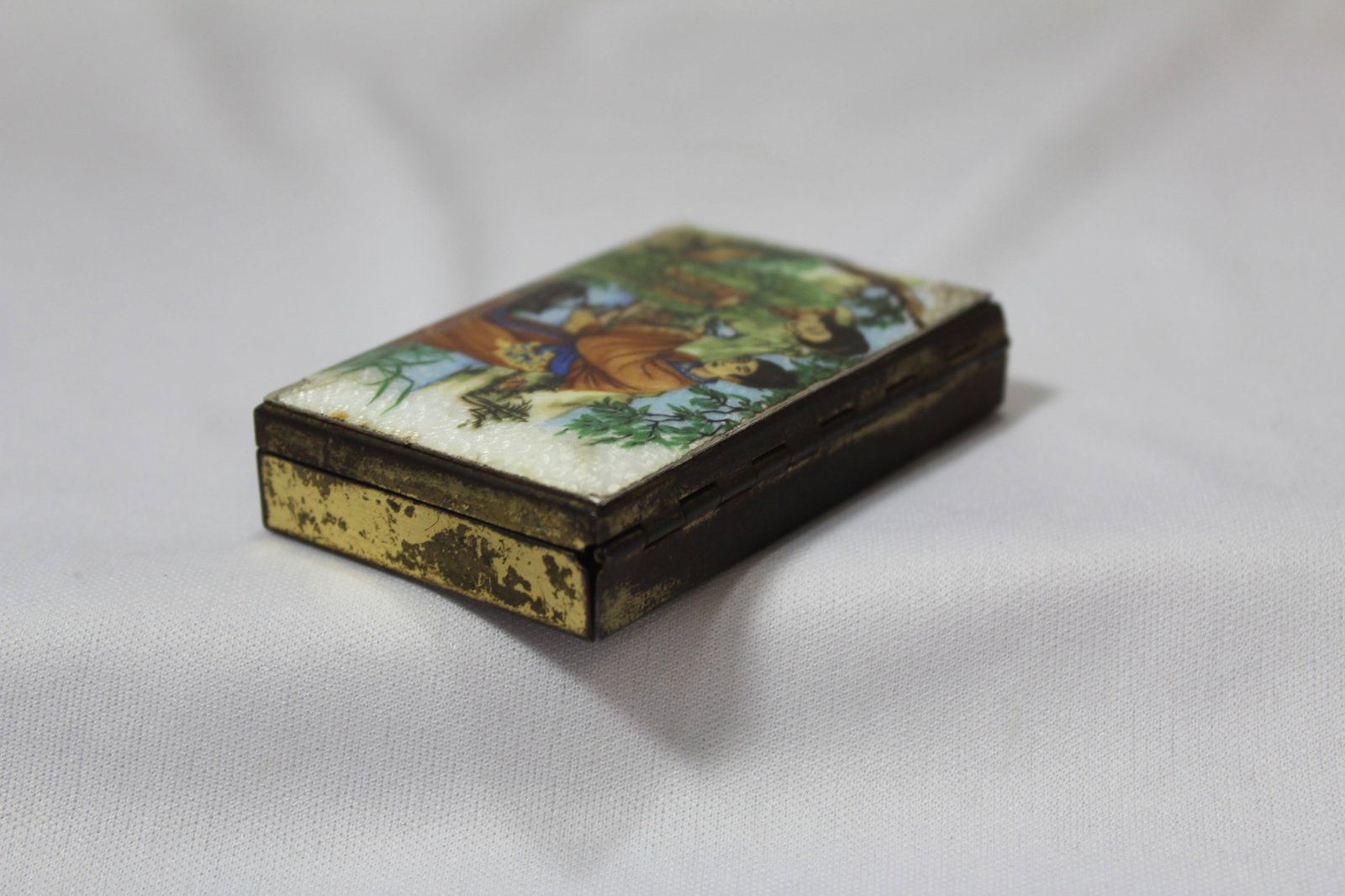 A Chinese Enamel Box - 6