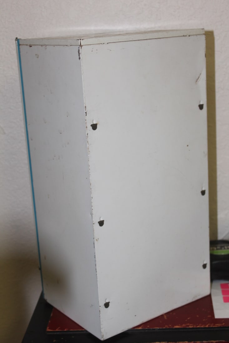 1960's Wolverine Tin Toy Refrigerator - 3
