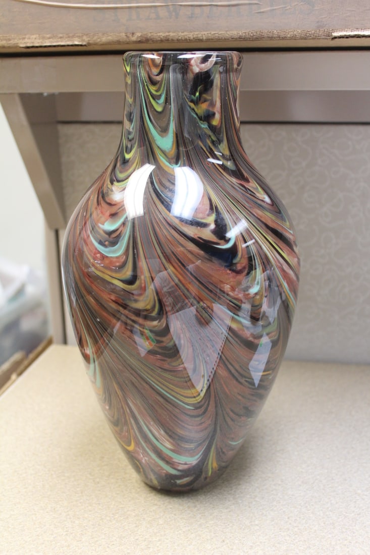 Art Glass Vase - 3
