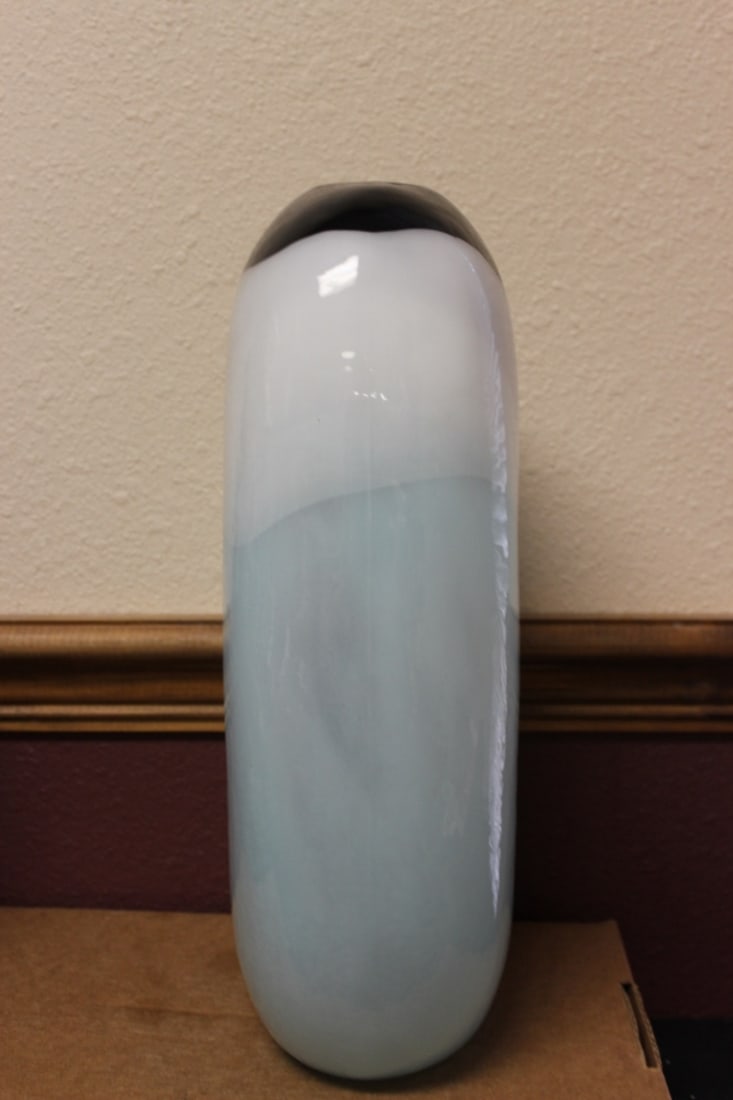 A Tall Art Glass Vase - 2