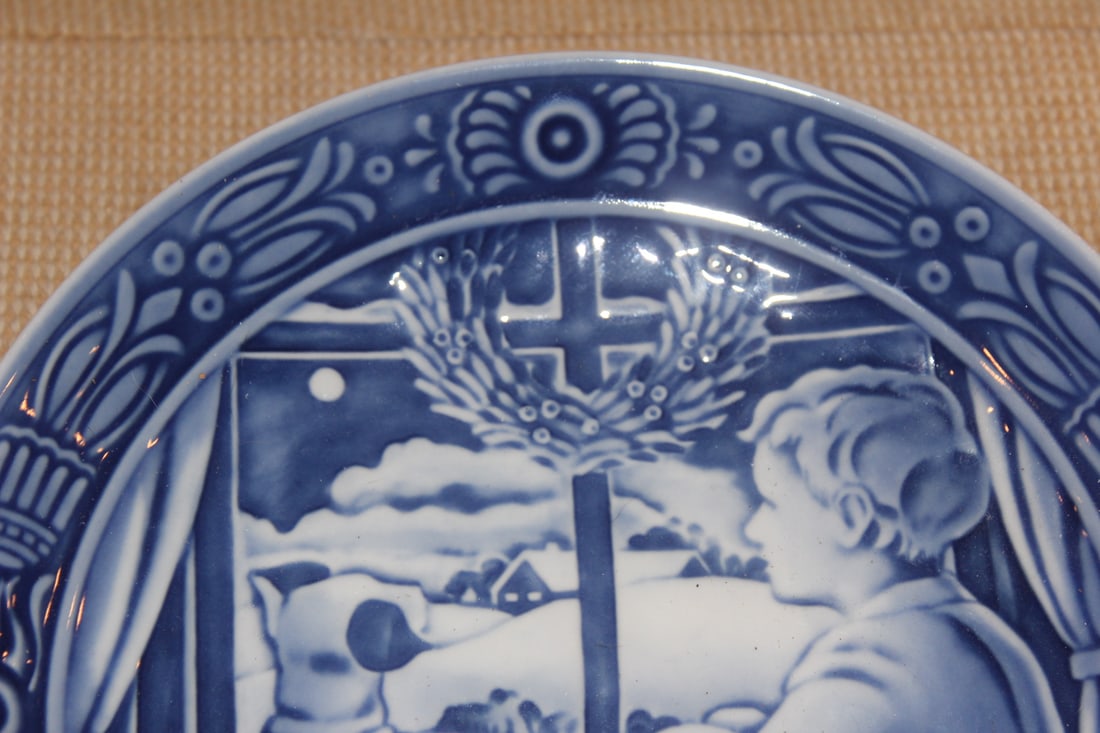 Georg Jensen 1973 Christmas Plate - 2