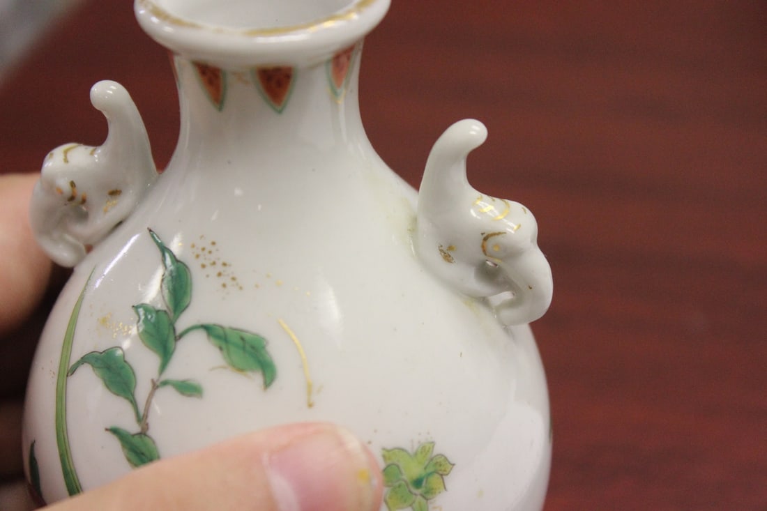 An Antique Chinese Two Handle Small Bottle - 4