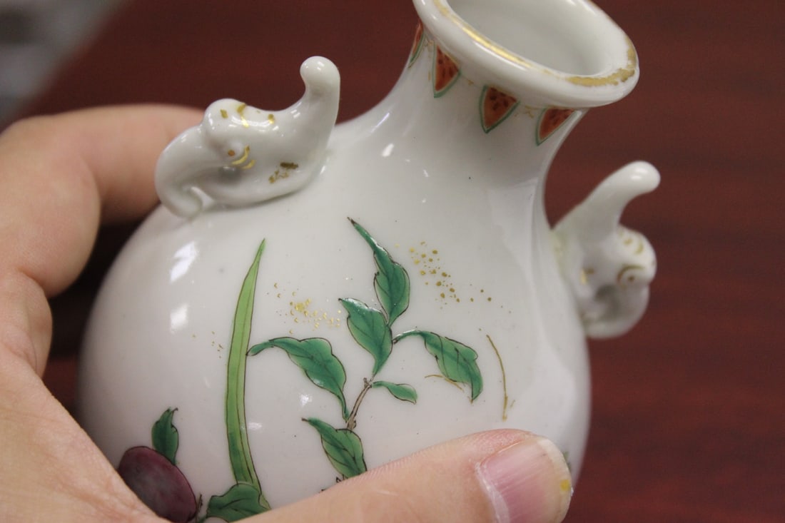An Antique Chinese Two Handle Small Bottle - 5