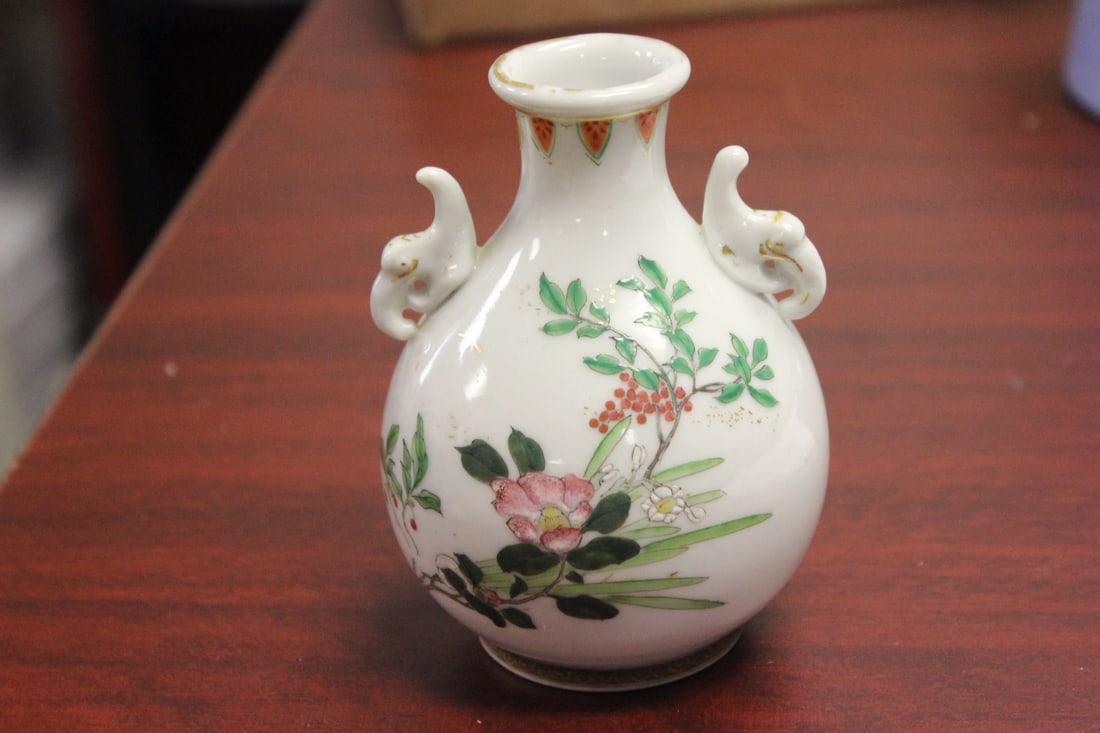 An Antique Chinese Two Handle Small Bottle - 6