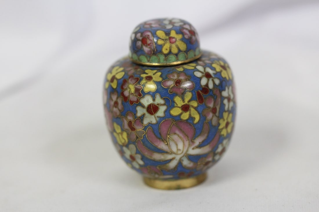 A Small Chinese Cloisonne Jar - 2