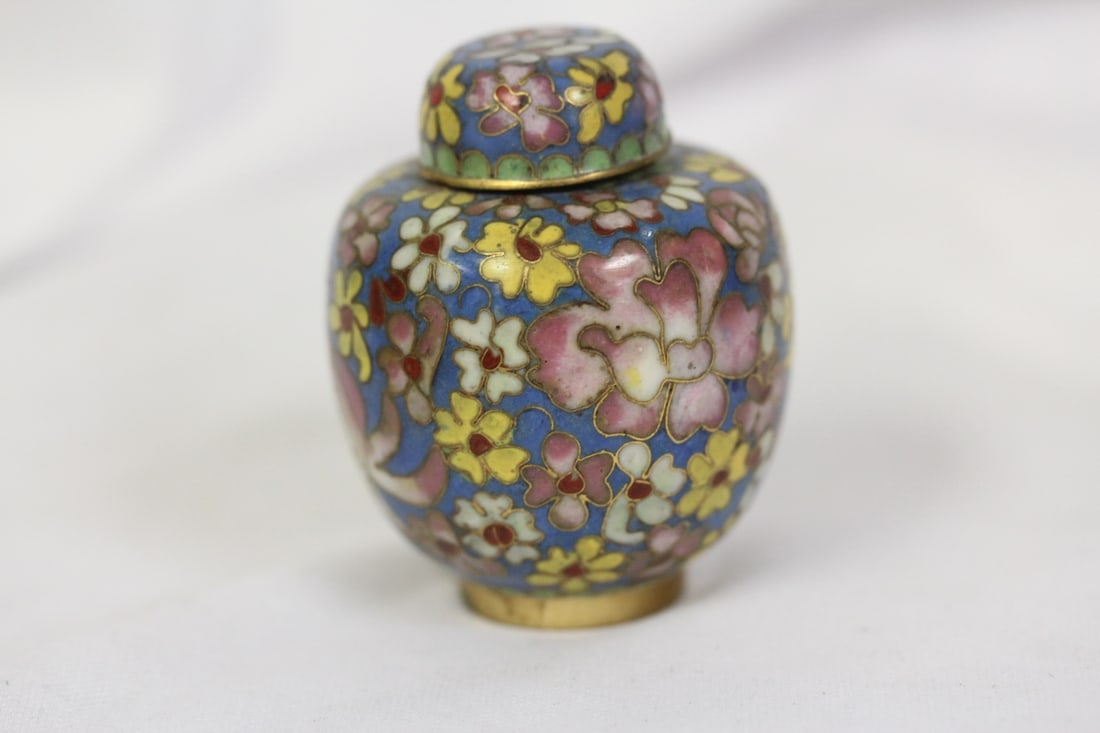 A Small Chinese Cloisonne Jar - 3