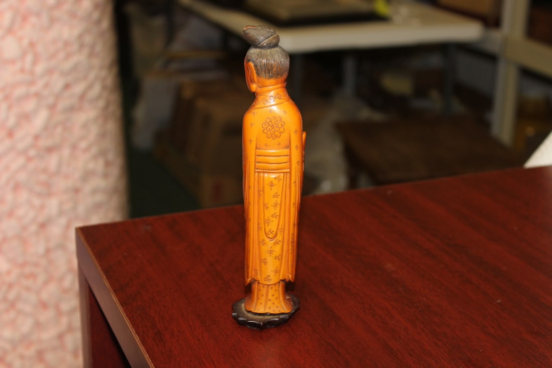 An Antique/Vintage Chinese Carved Lady - 8