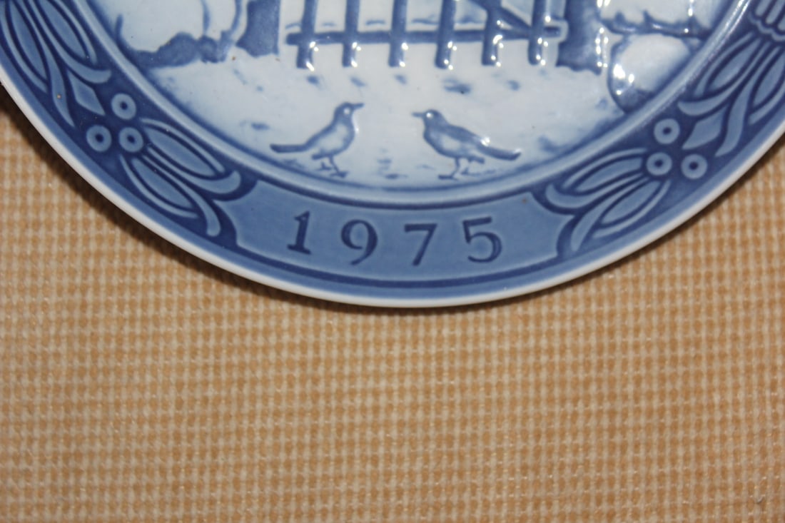 Georg Jensen 1975 Christmas Plate - 3