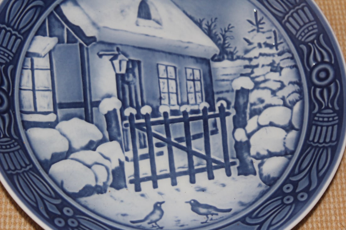 Georg Jensen 1975 Christmas Plate - 4