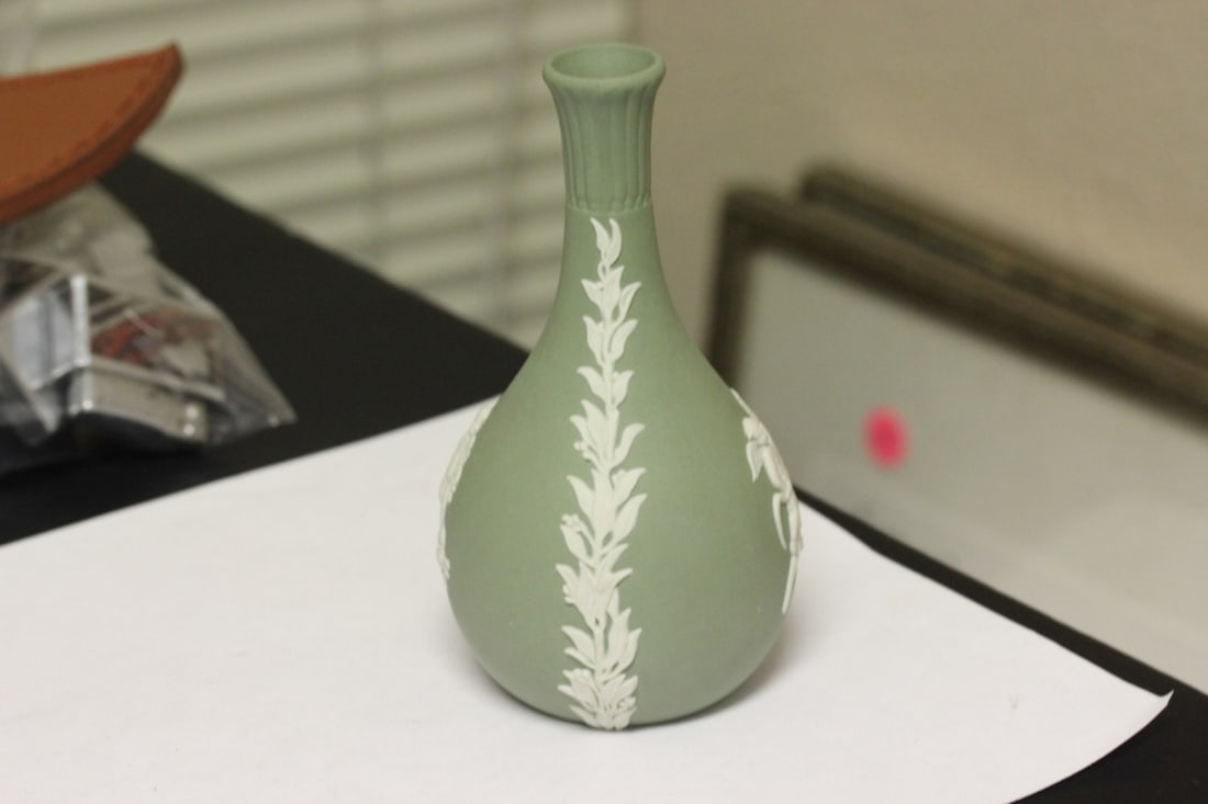 A Wedgwood Teardrop Form Bottle - 3