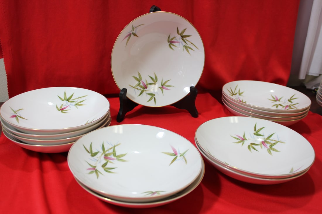 Lot of 13 Bowls - 2