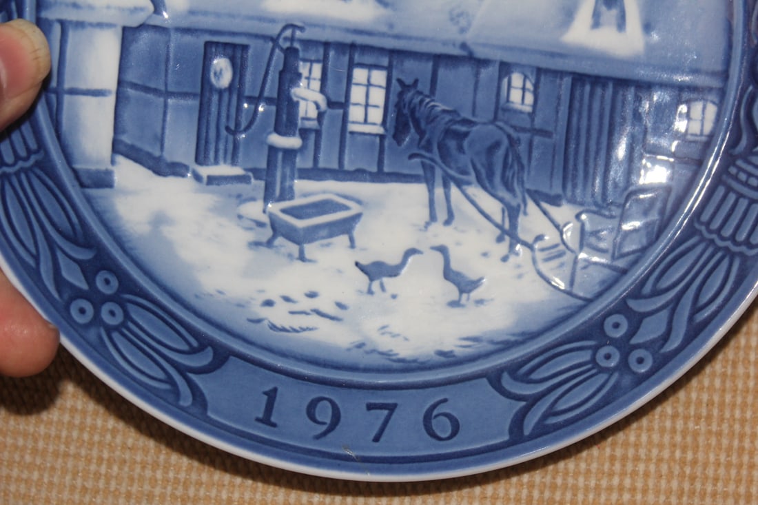 Georg Jensen 1976 Christmas Plate - 3