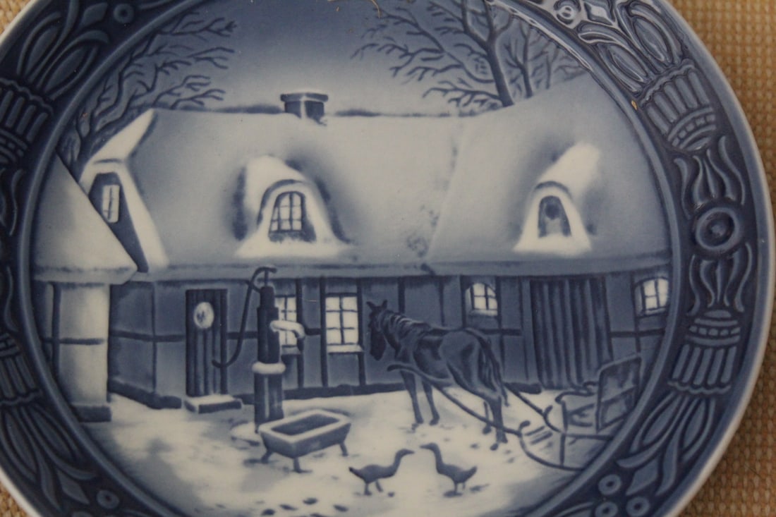 Georg Jensen 1976 Christmas Plate - 4