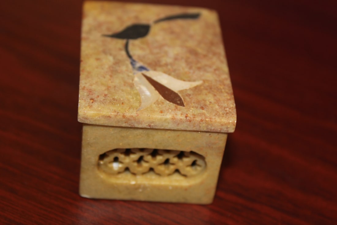 An Inlaid Soapstone Trinket Box - 2