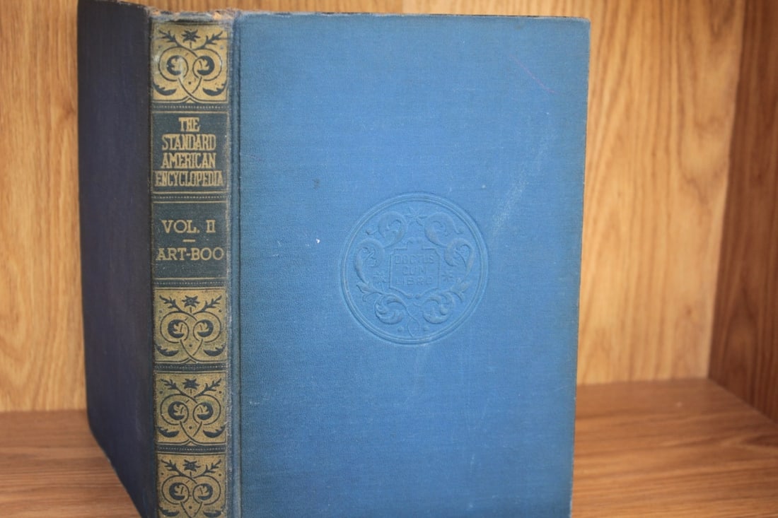 The Standard American Encyclopedia - Volume 2 - 2