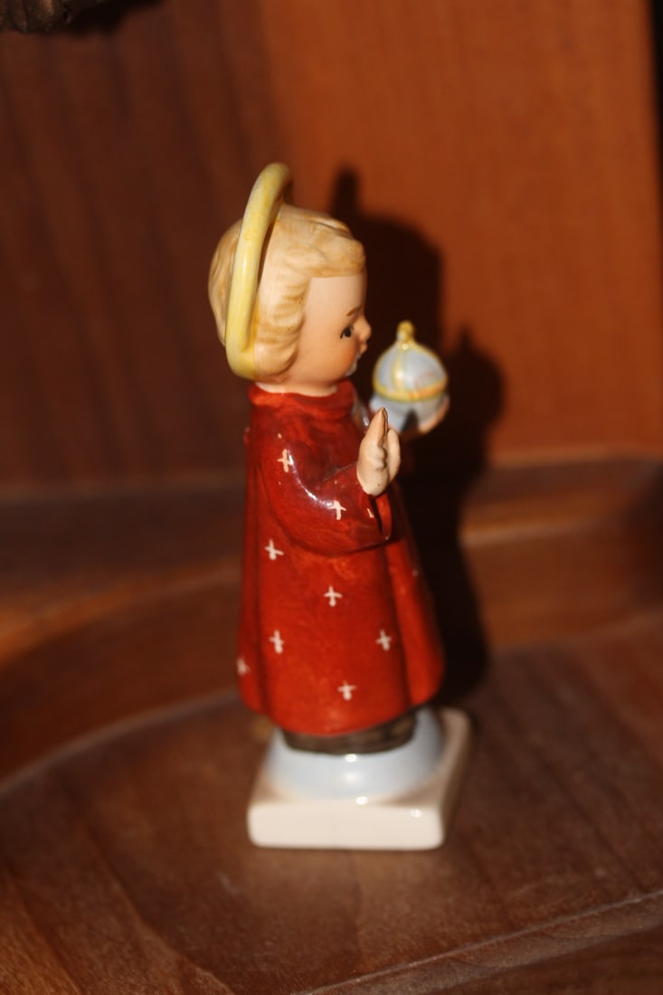 Hummel Figurine - 4