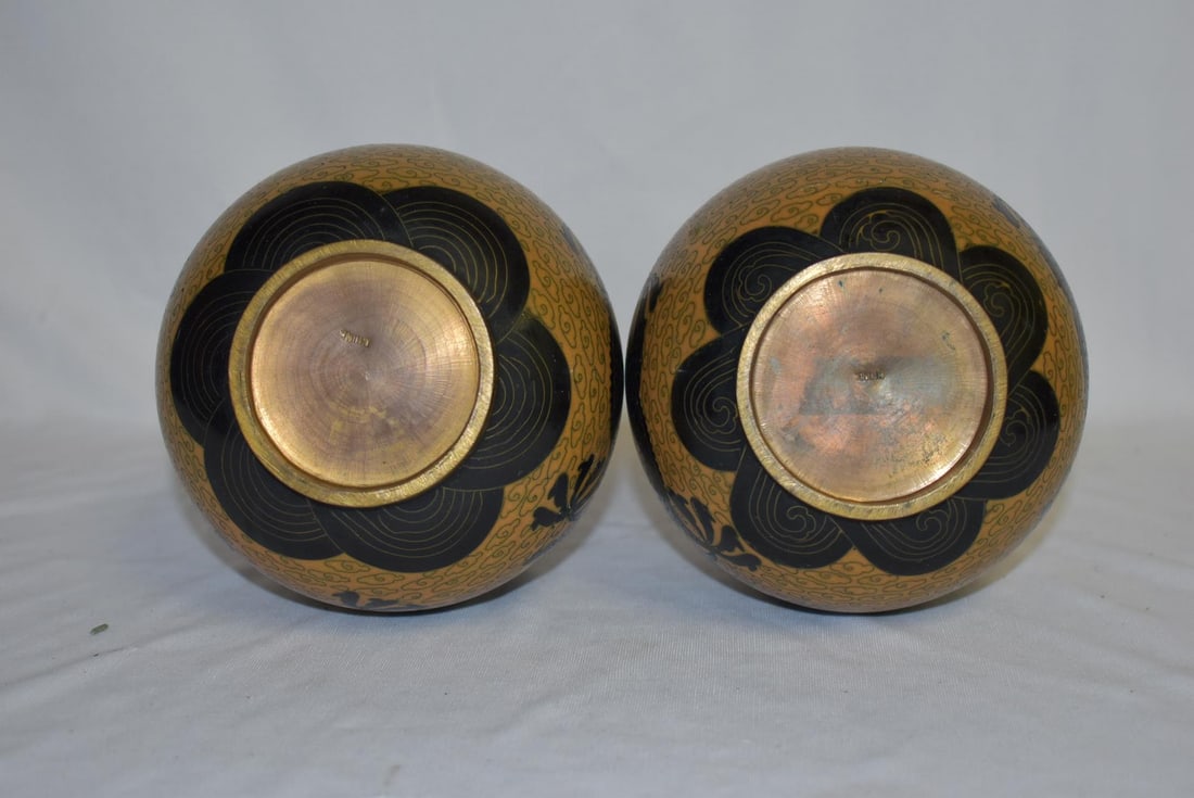 A Pair of Chinese Vintage Cloisonne Vases - 2