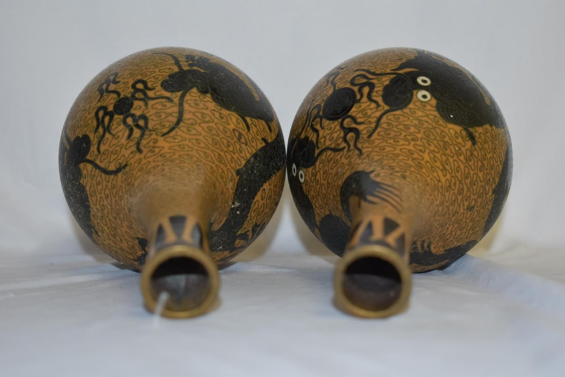 A Pair of Chinese Vintage Cloisonne Vases - 3