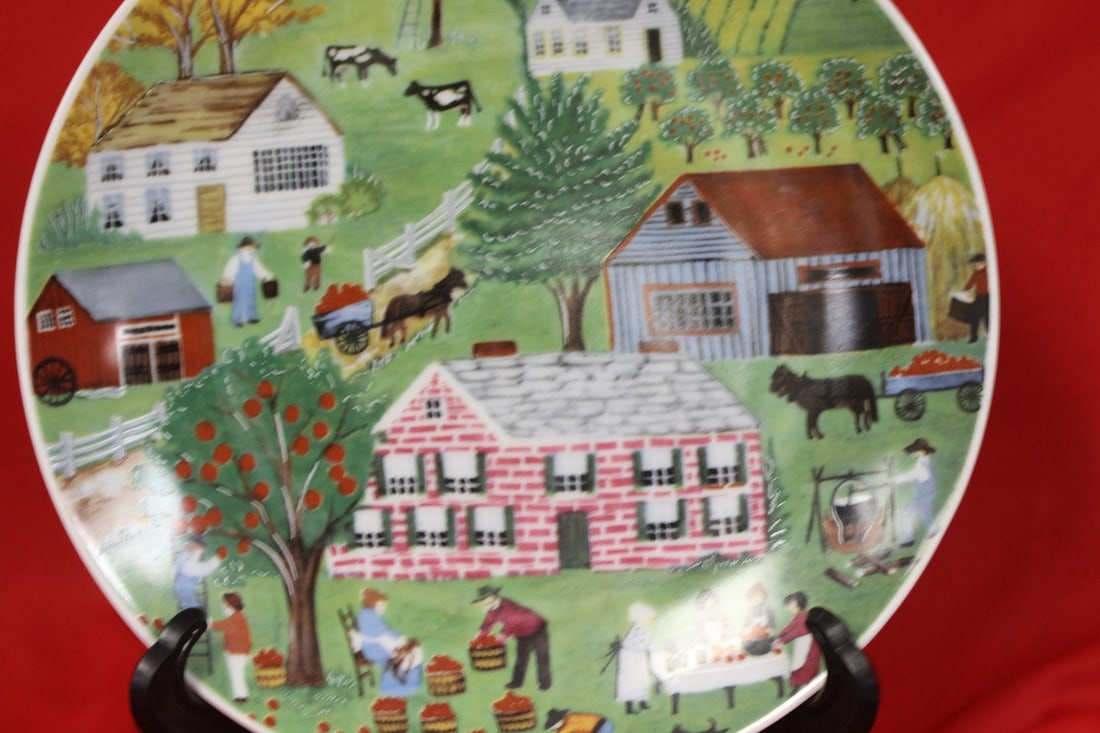 A Bavaria Collector's Plate - 3
