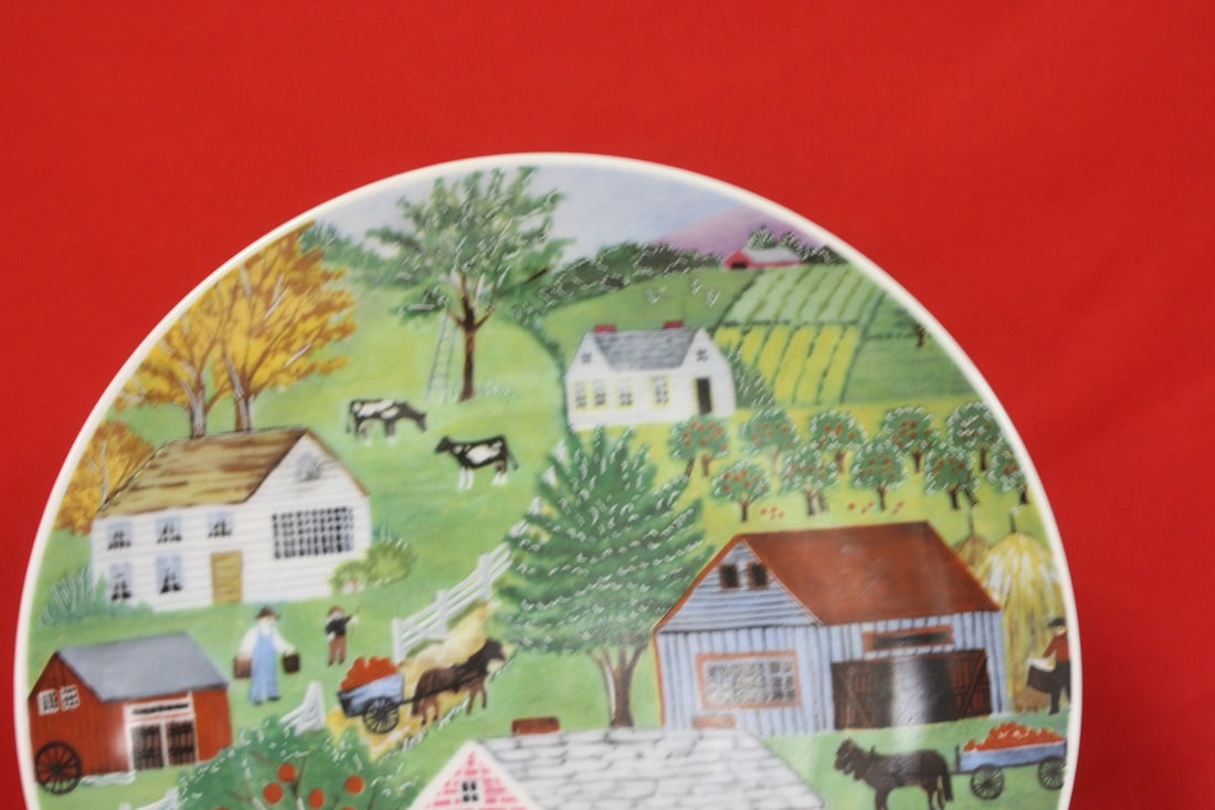 A Bavaria Collector's Plate - 4