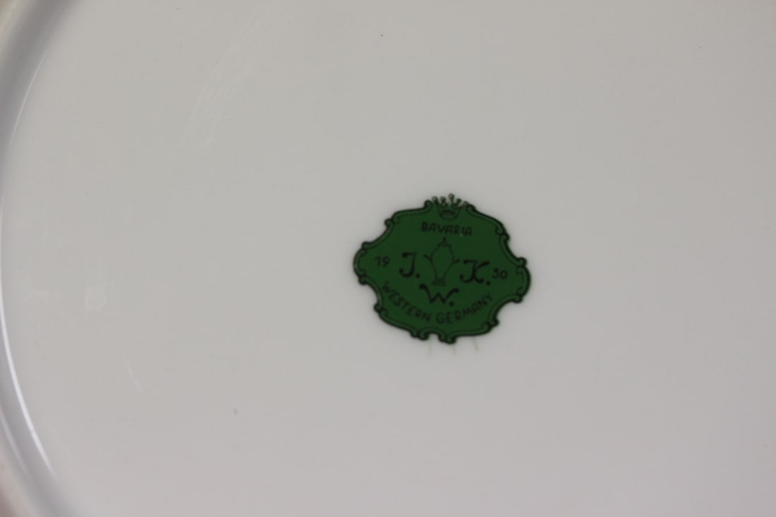 A Bavaria Collector's Plate - 6