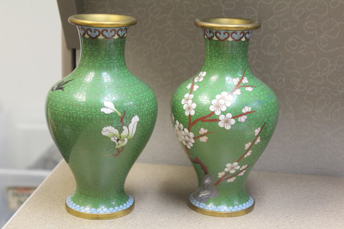 Pair of Chinese Cloisonne Vases - 2
