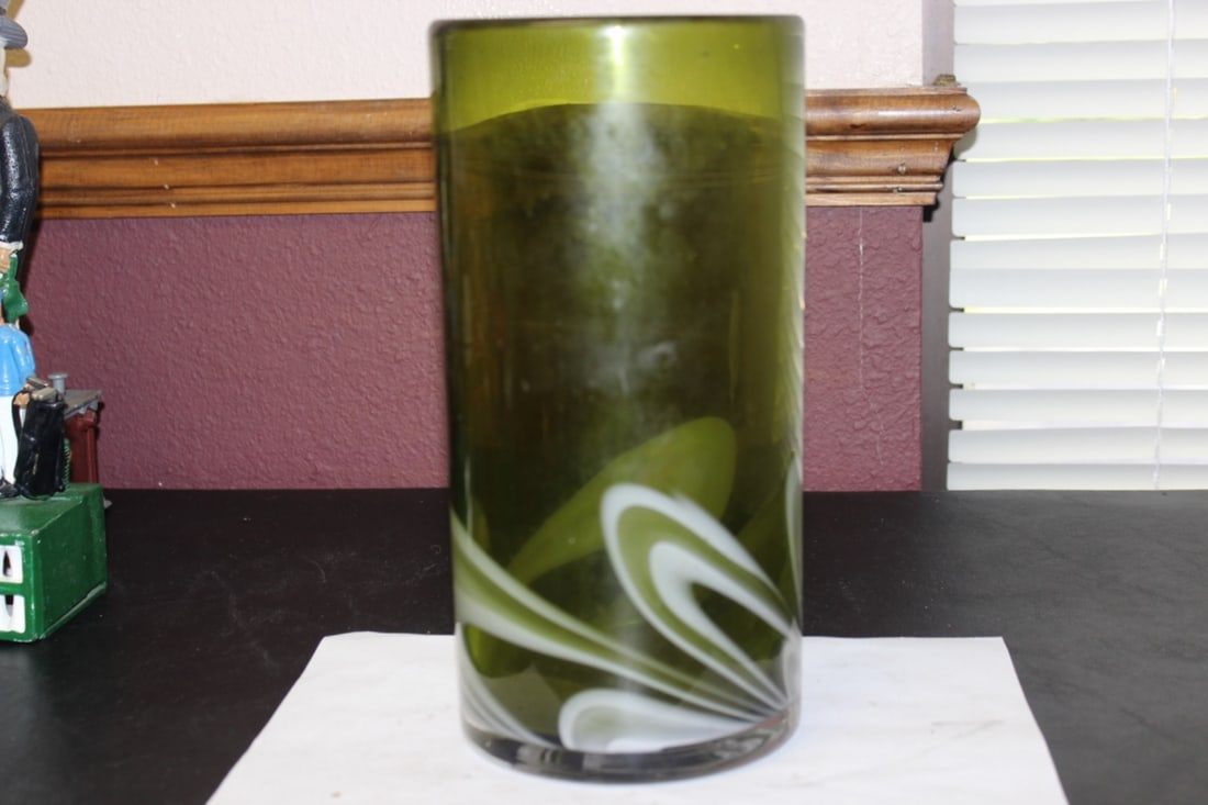 An Art Glass Cylinder Vase - 2