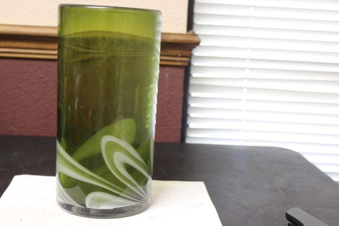 An Art Glass Cylinder Vase - 3