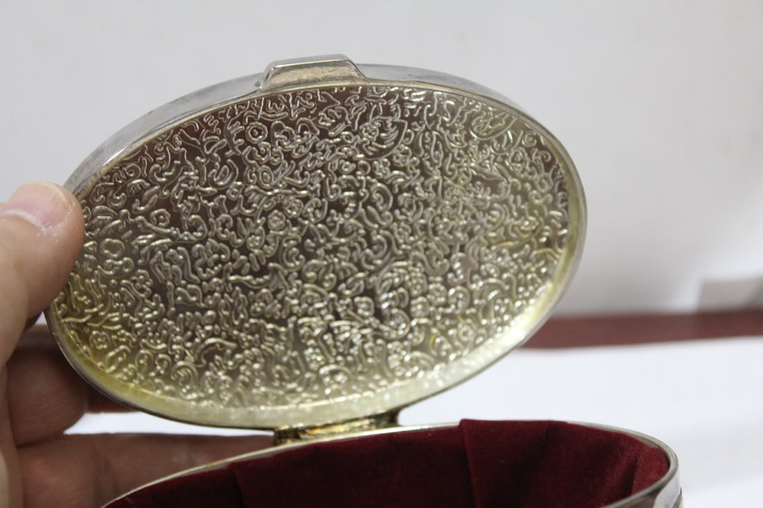 An Ornate Repousse Silverplated Box - 3