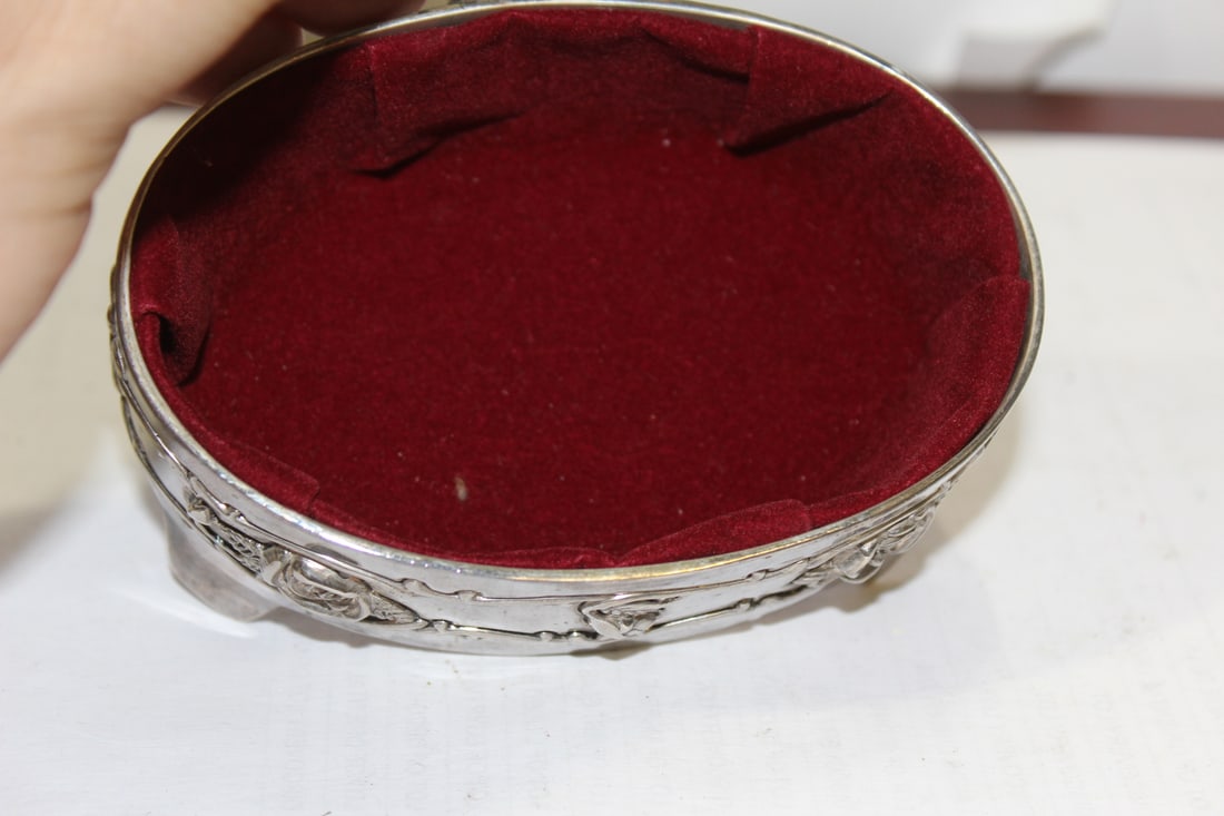 An Ornate Repousse Silverplated Box - 4