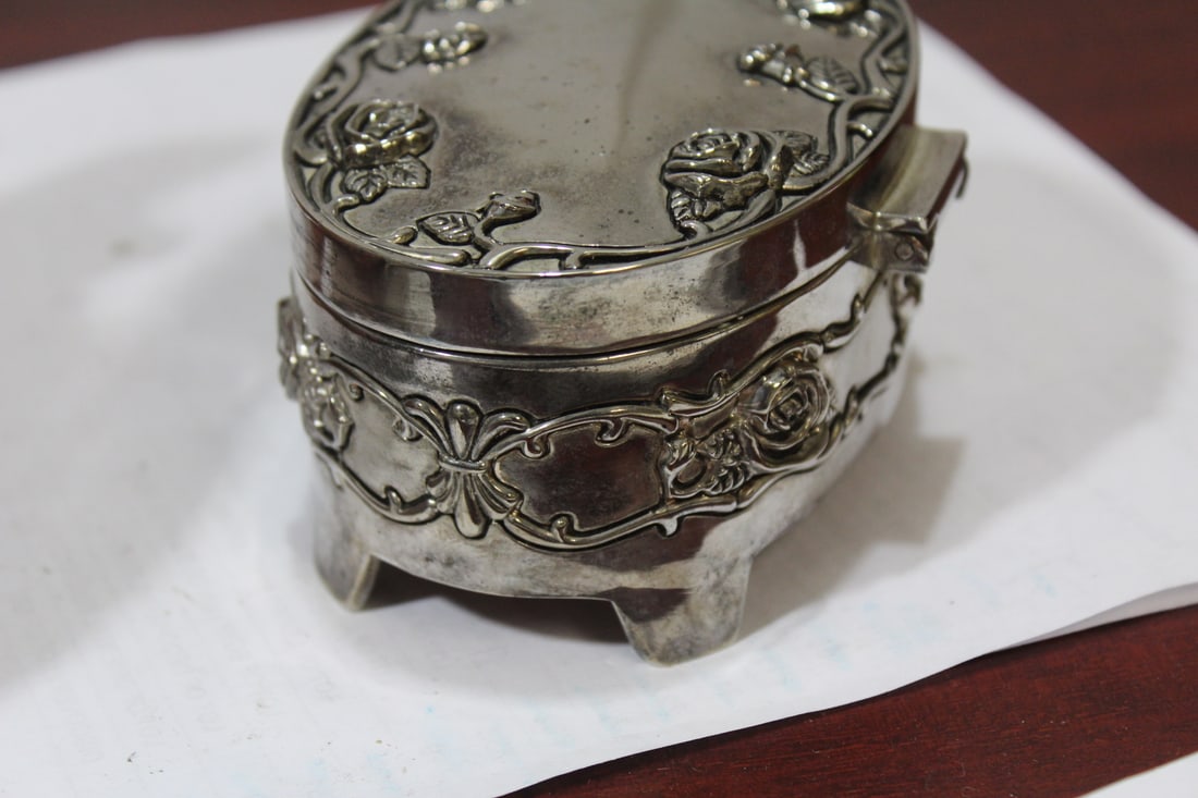 An Ornate Repousse Silverplated Box - 7