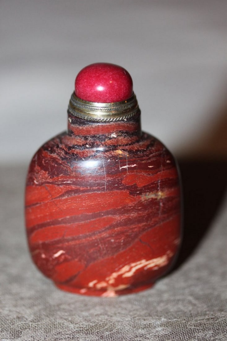 Chinese Stone Or Agate Snuff Bottle - 2