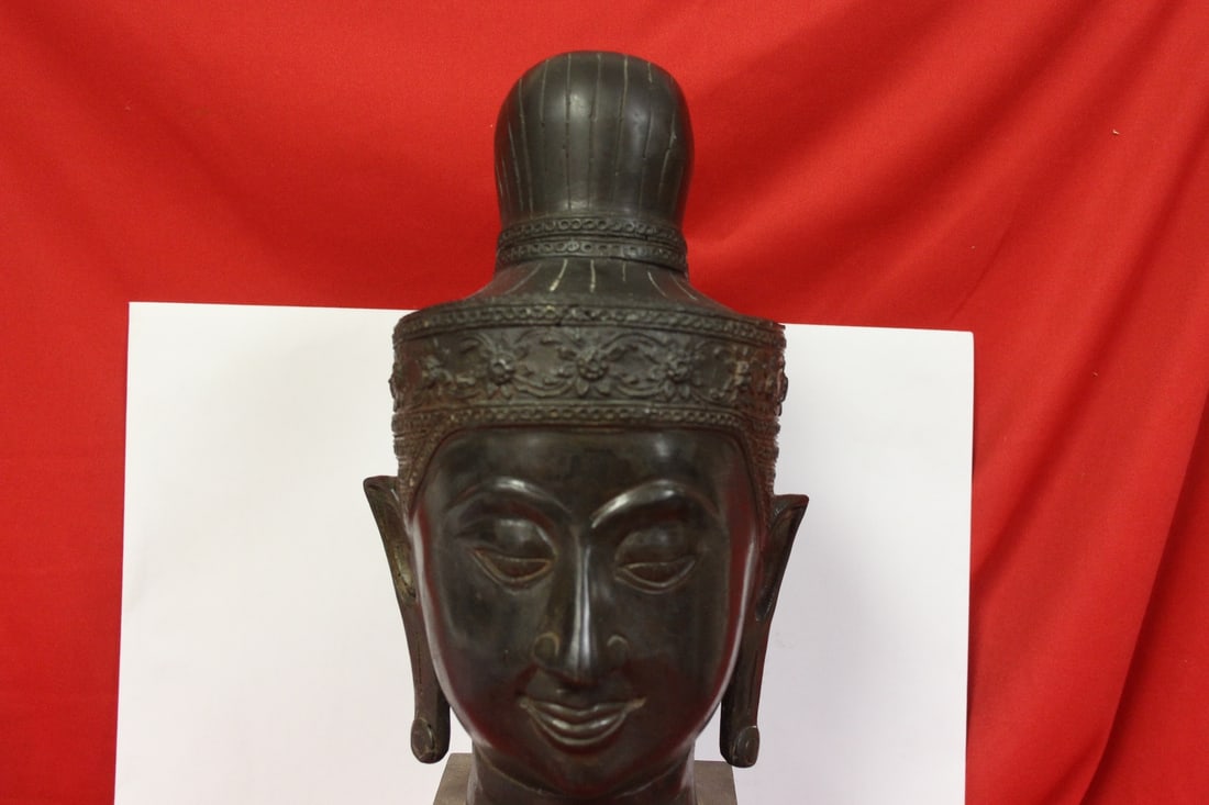 A Bronze Buudha Head - 2