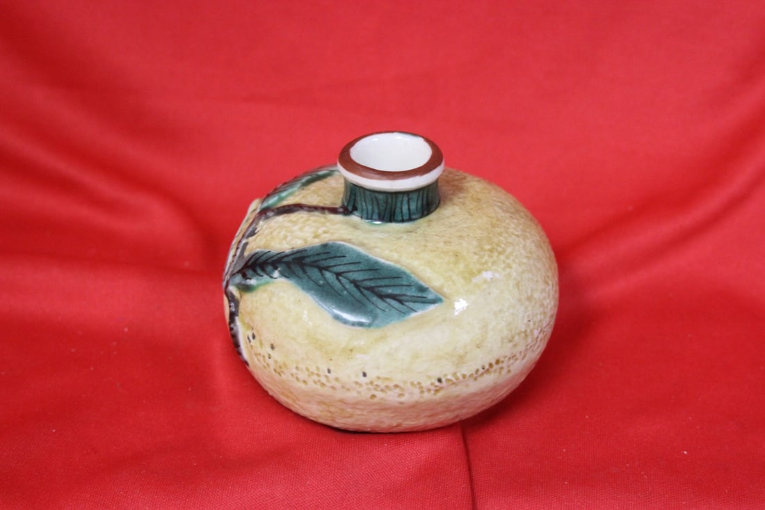 A Pair of Japanese Kutani PorcelainIncense Holder - 2