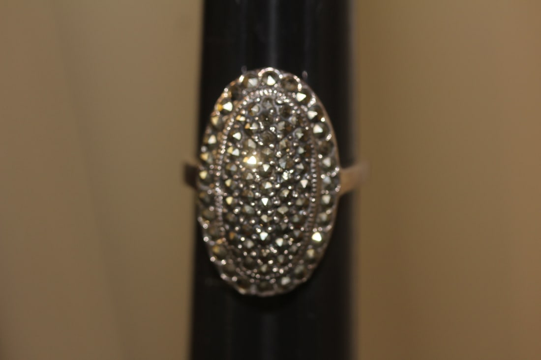 Sterling Ring: marked 925