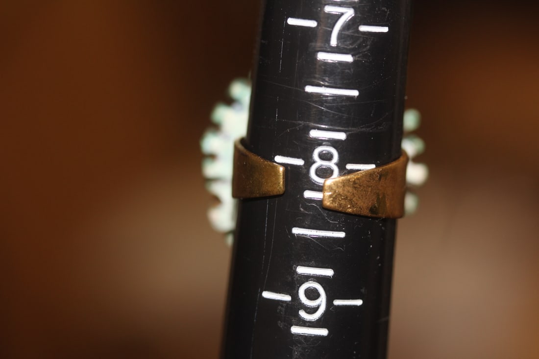 A Porcelain Ring - 4